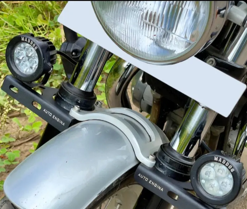 Fog Light Clamp/Mount Black For Royal Enfield Interceptor650 - Auto Engina 1
