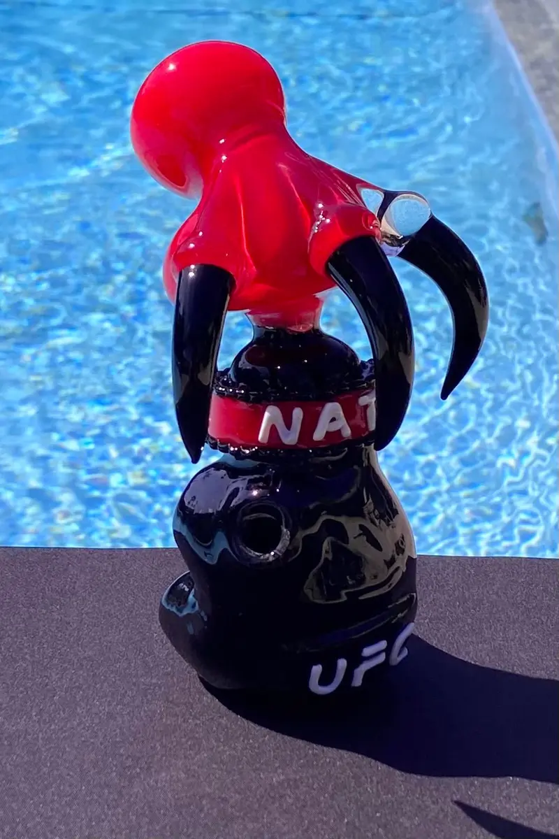 The Glass Cure - 6.25" Ufc Fight Glove Nick Diaz Dragon Claw Bubbler (10Mm Female) (310G) 1