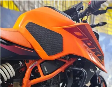Traction Pads For Ktm 250/390Duke 3Gen -Mototrendz 1